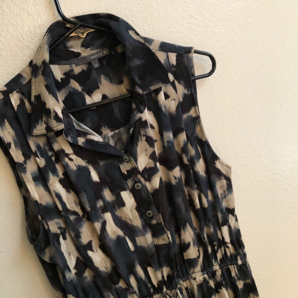 Fun sleeveless tie waist dress